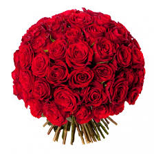 Bouquet de fleurs de rose rouge pour la fête de l'amour et la saint valentin