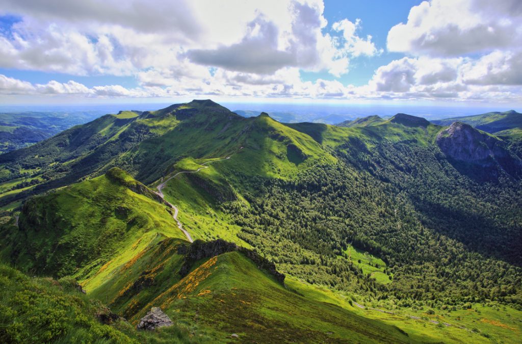 paysage du massif montagneux de l'Auvergne